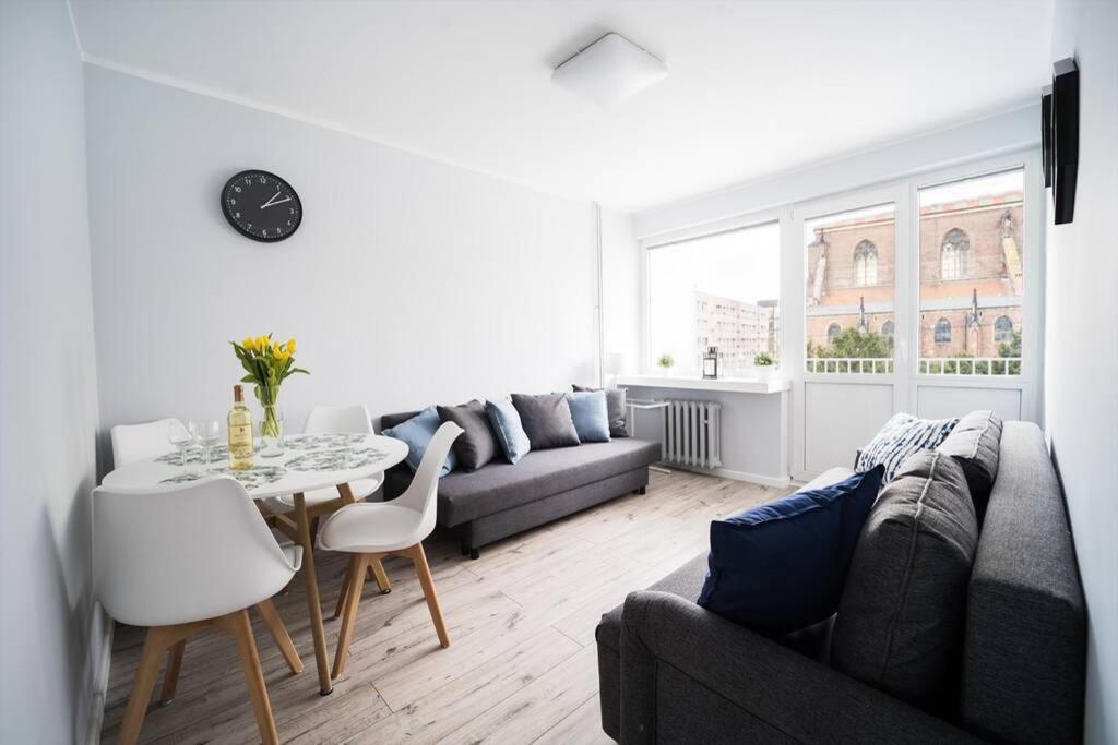 4 Rooms Apartment On Martket Square - Nice View - 150 M Town Hall Wroclaw Exterior photo